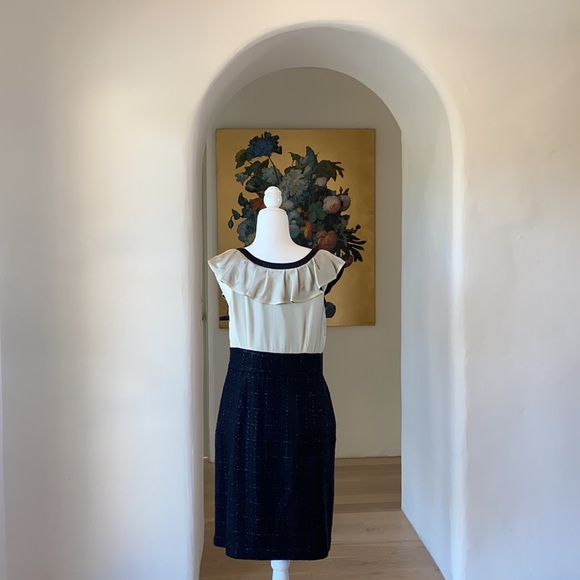 Elegant BCBG tailored party dress Size 10 - Picture 3 of 12